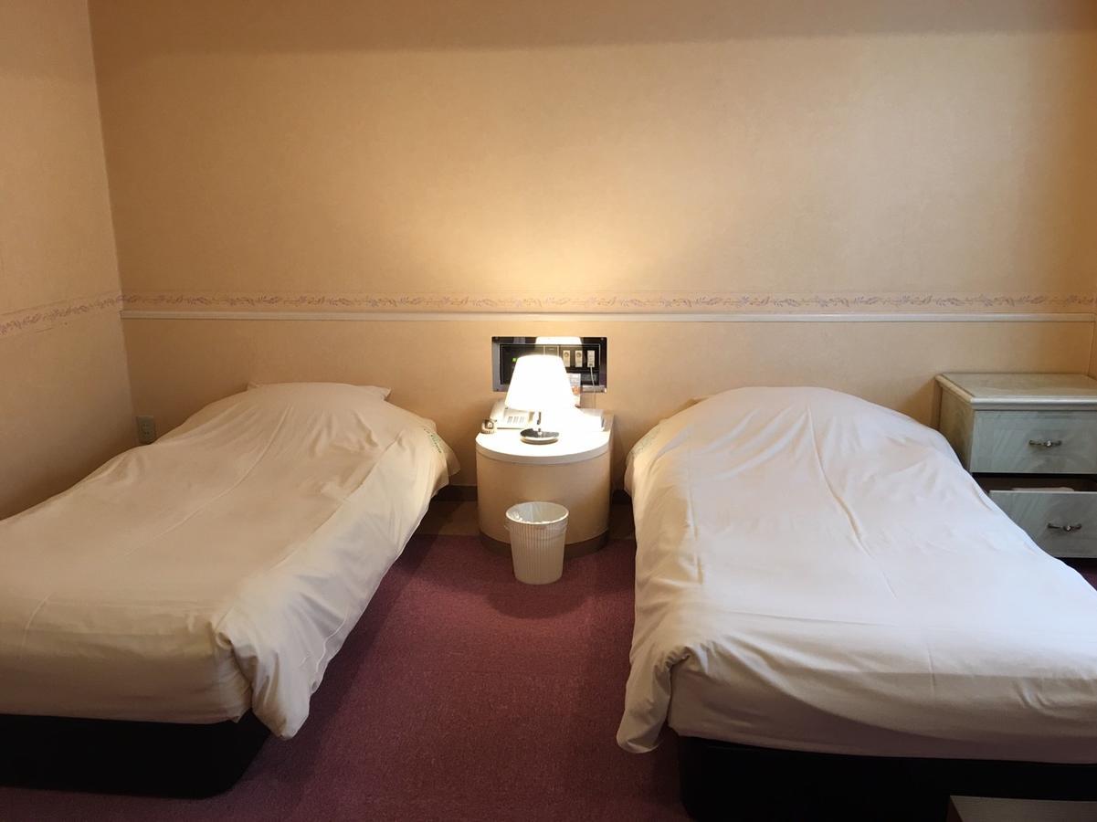 Business Hotel La Firenze Токио Екстериор снимка